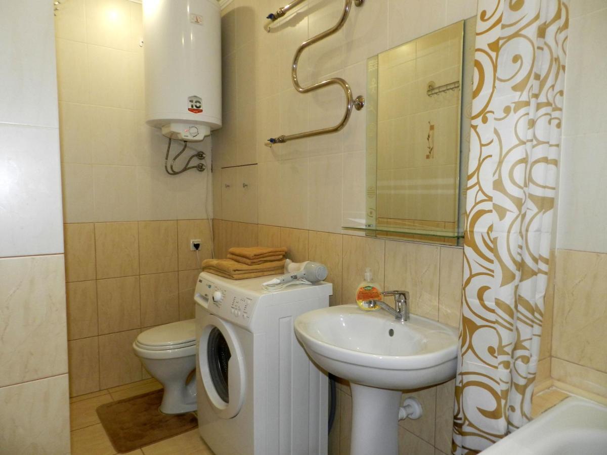 1-Room Luxury Apartment On Sobornyi Avenue 170-V, By Grandhome Zaporizhia Exterior foto
